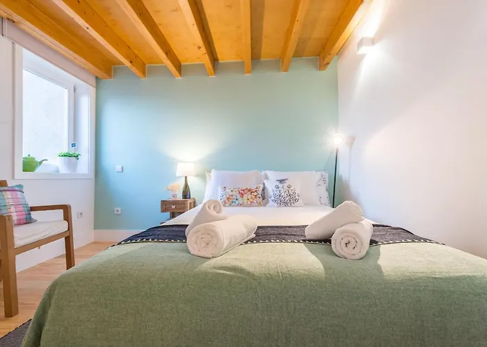 Home In Porto - Cozy 2Br Duplex By Lovelystay