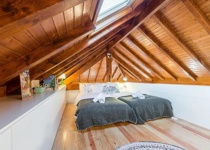 Home In Porto - Cozy 2Br Duplex By Lovelystay