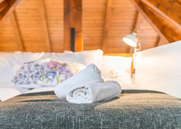 Home In Porto - Cozy 2Br Duplex By Lovelystay